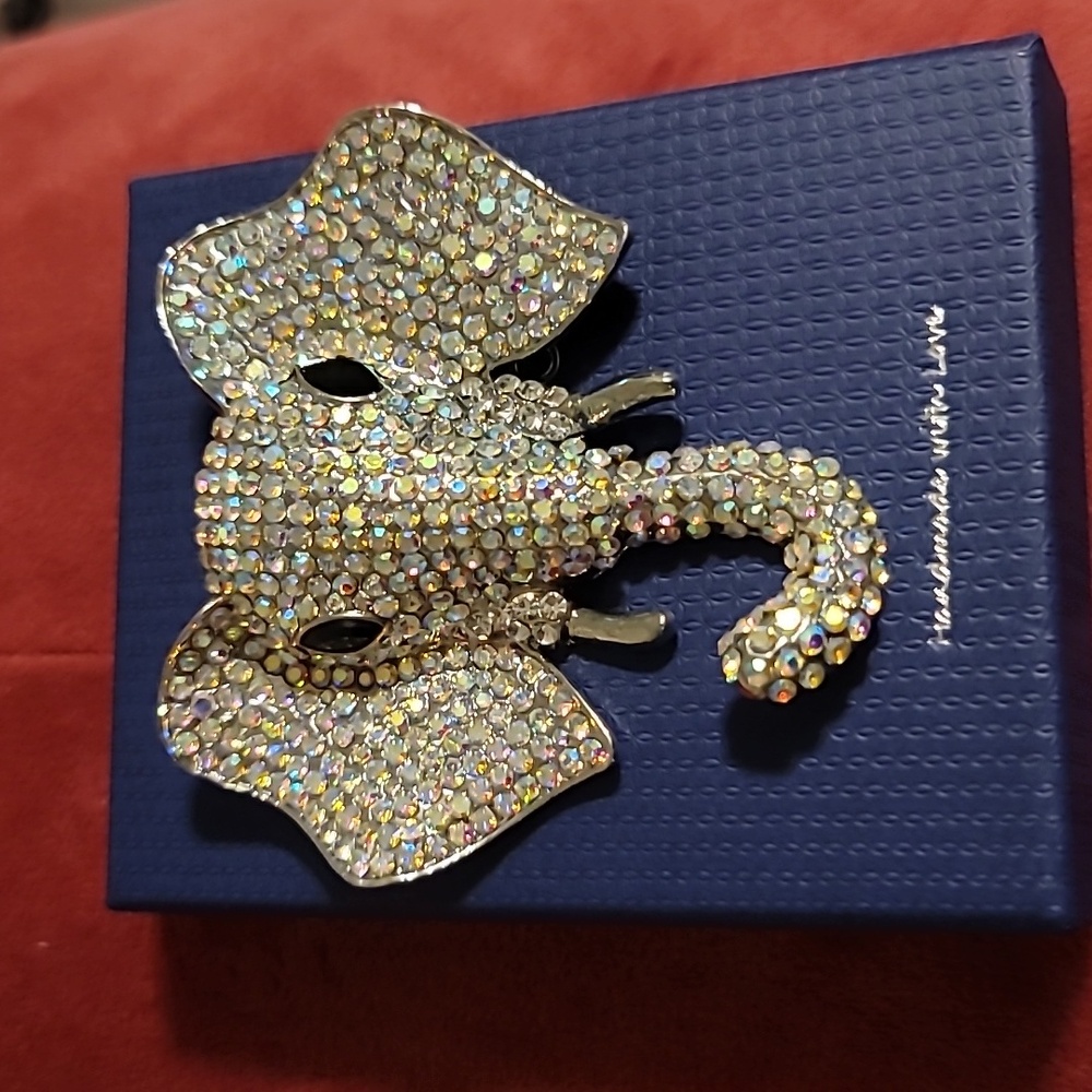 💕Beautiful Large Iridescent Rhinestone Bling Elephant Brooch💕